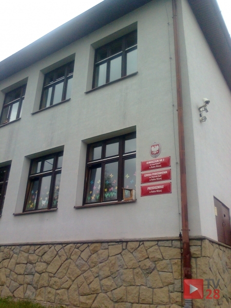 PAP: Gminy dokładają do przywilejów nauczycielskich