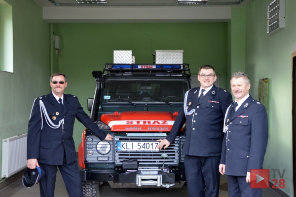 Strażacy z Niedźwiedzia moją nowy wóz
