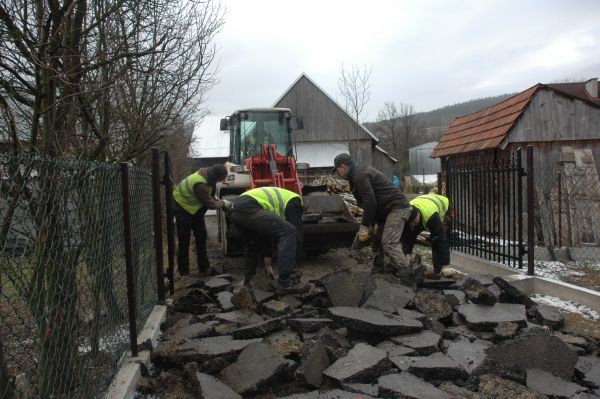Gazeta Krakowska: W Słopnicach wójt nakazał rozbiórkę drogi