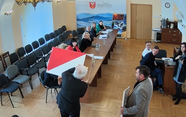 Radni nie byli zgodni, ale Józef Pietrzak został przewodniczącym Rady Powiatu Limanowskiego
