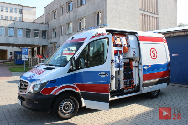 Karetka za pół miliona złotych trafiła do limanowskiego szpitala