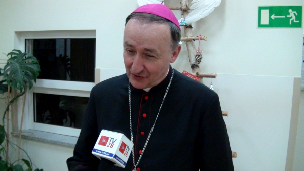 Uroczystości pierwszokomunijne w Diecezji Tarnowskiej mogą się opóźnić. Bp Andrzej Jeż zatwierdził nowe zalecenia