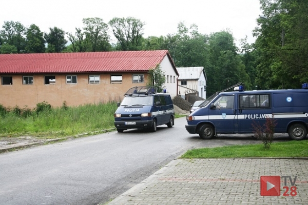 Szczawa. Renówką uderzyła w przydrożny głaz