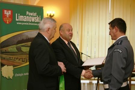 Komendant Robert Hahn awansował Jacka Kurzeje