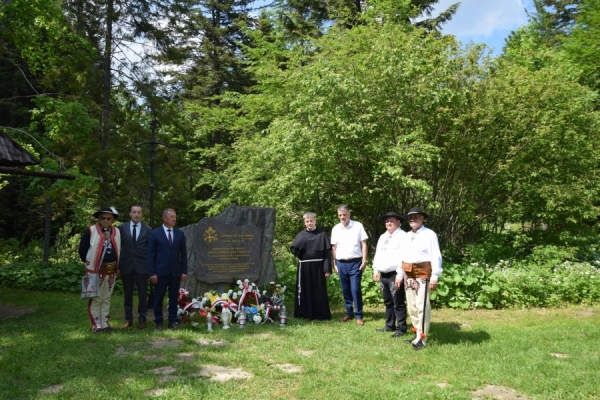 Lokalna społeczność złożyła hołd św. Janowi Pawłowi II – uroczystość w Lubomierzu – Rzekach