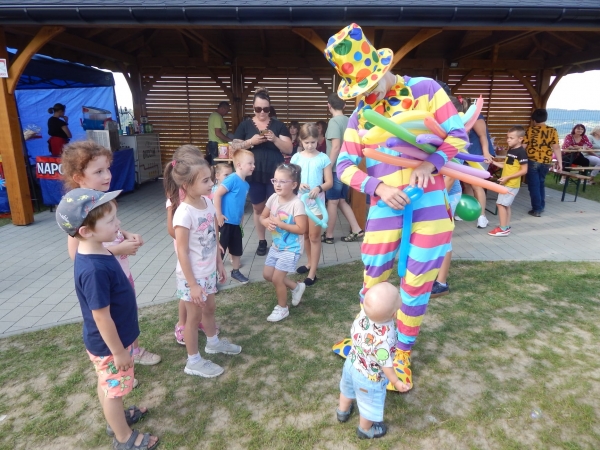 Kolejny piknik rodzinny z KGW za nami. Był połączony z promocją szczepień przeciw COVID-19