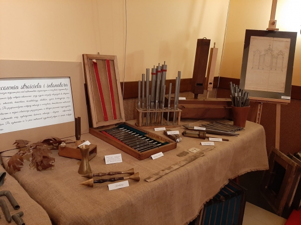 W pracowni organmistrza. Zaproszenie na wystawę w Gościńcu św. Benedykta