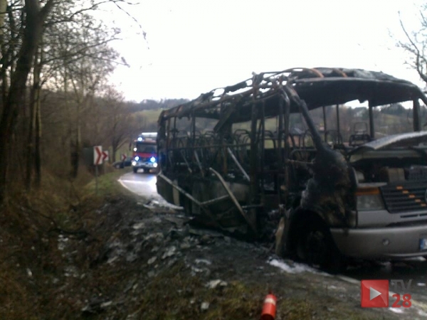 Nowe Rybie. Spłonął bus, w którym jechali pasażerowie