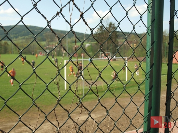 Łososina Górna. Ci sportowcy zamiast "piłki" mieli łom