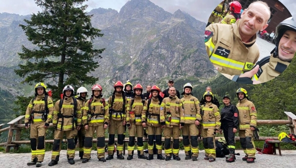 Tomek Michalik w mundurze bojowym wspiął się na Rysy. On i jego koledzy – strażacy wsparli ideę dawstwa szpiku