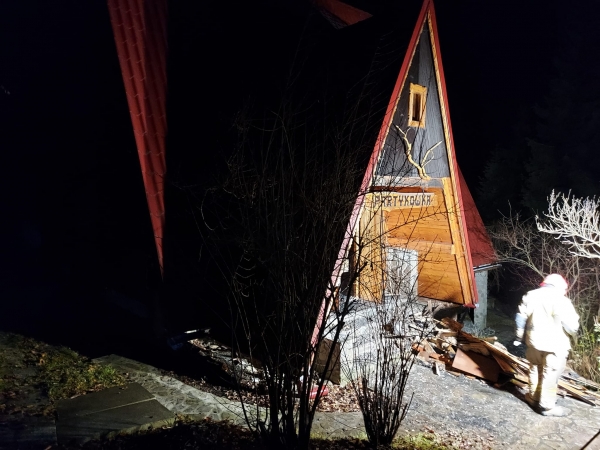 Pożar domku letniskowego w Porębie Wielkiej