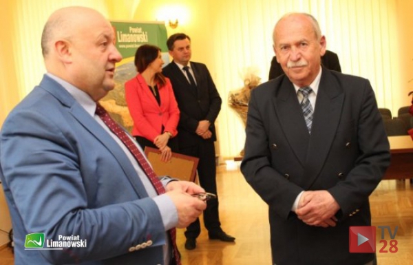 Pływalnia w Limanowej ma nowego dyrektora. Janusz Ruchała odszedł na emeryturę