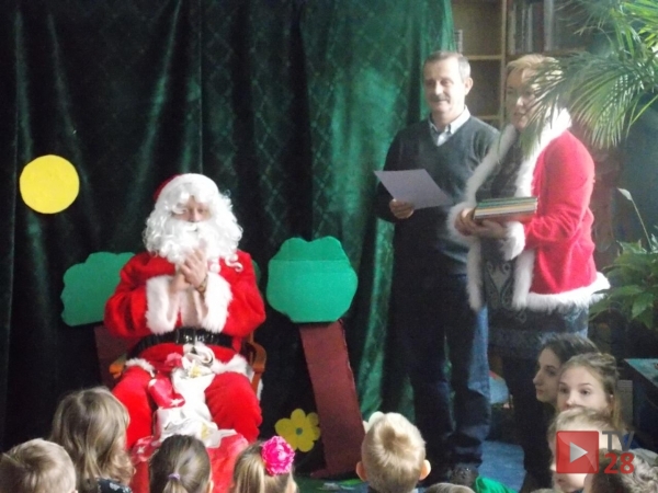 Biblioteka podsumowała i nagrodziła uczestników konkursu na ozdobę bożonarodzeniową