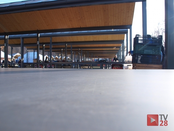 Mszana Dolna. Miejskie targowisko świeci pustkami