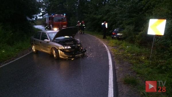 Łukowica. Zderzenie aut na śliskim asfalcie