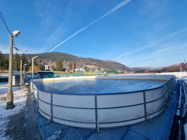 Trwają przygotowania do otwarcia lodowiska