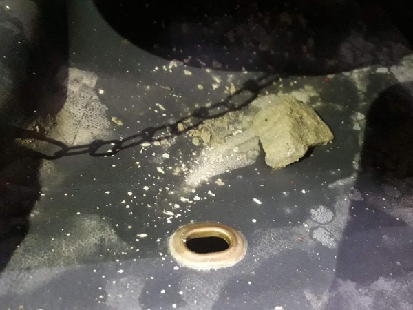 Strażacy pojechali do gaszenia pożaru w Koszarach. Ich samochód obrzucono kamieniami