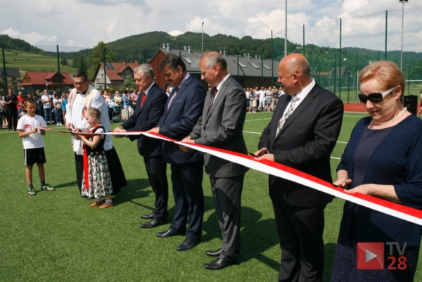 Kasinka Mała. Otwarli "Orlik" po powodzi