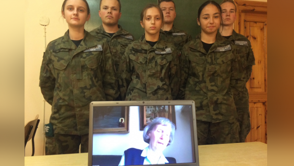 Zofia Posmysz spotkała się online z uczniami Zespołu Szkół im. Komisji Edukacji Narodowej w Tymbarku