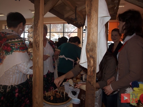 Przyszowa. Najsmaczniejsze potrawy lokalne to: udziec barani, kaczka nadziewana i…kwasoka