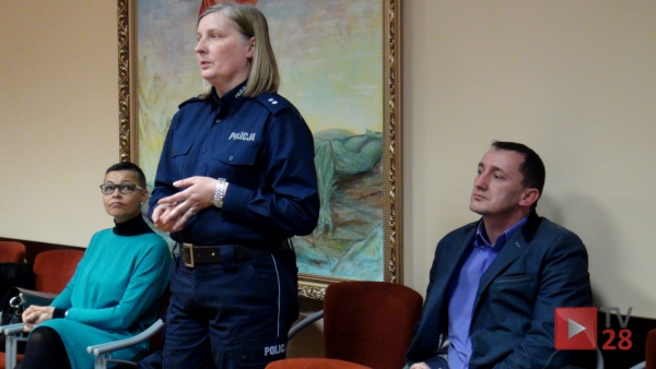 Mszana Dolna. Komendant przedstawiła swojego zastępcę