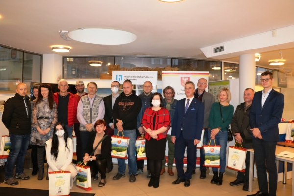 Piotr Droździk: „Niektóre z tych zdjęć mogą śmiało konkurować w prestiżowych konkursach fotograficznych”. Zakończył się konkurs „Z obiektywem przez powiat”