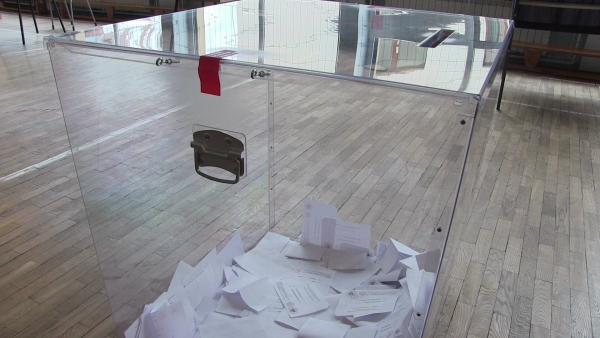 Andrzej Duda wygrywa zdecydowanie w powiecie i nieznacznie w kraju. Powyborcze wyniki i komentarze