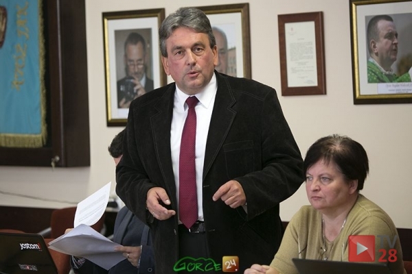 Mszana Dolna. Spisy wyborców leżały na biurku w gabinecie burmistrza.