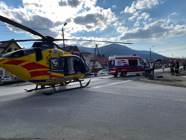 Na pomoc ruszył LPR. 16-latka potrącona przez samochód osobowy