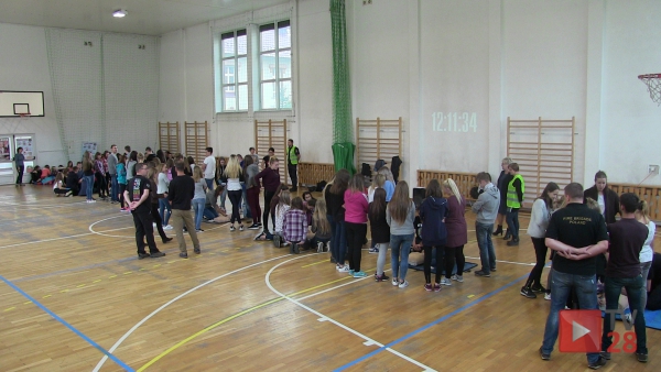 Mszana Dolna. Bicie Rekordu Guinessa w udzielaniu Pierwszej Pomocy