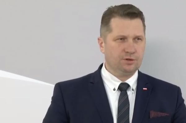 Rząd zamierza przeznaczyć 15 mln zł na psychologiczne wparcie dla uczniów i nauczycieli. Celem ma być m.in. odbudowanie kontaktów rówieśniczych