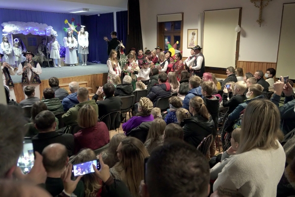 Tymbarskie jasełka i kolędy w wykonaniu zespołu regionalnego Skrzydlanie (FOTO)
