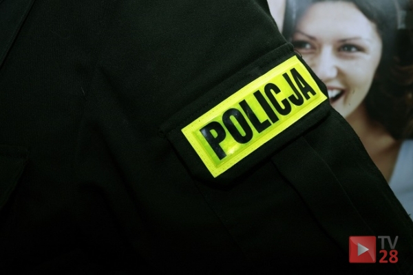 Mszana Dolna. Rzucił kostką brukową w automaty do gry