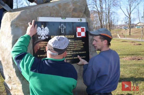 Odsłonięcie pomnika katyńskiego w Mszanie bez udziału zapowiedzianych gości