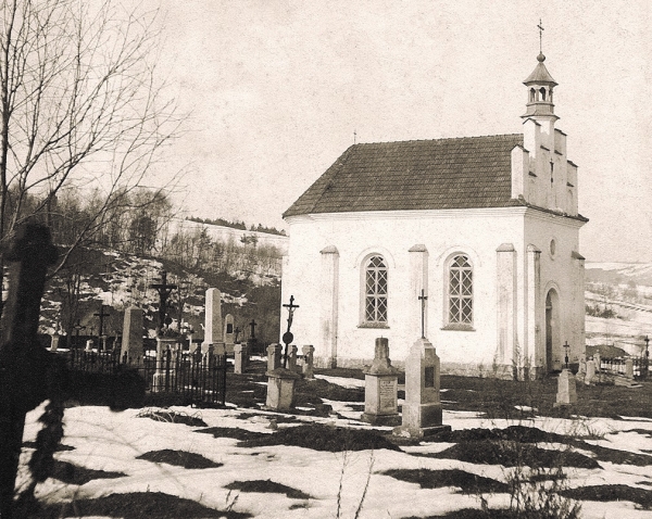 O historii limanowskich nekropolii i zmianach, które zachodzą tam współcześnie, mówi historyk Karol Wojtas