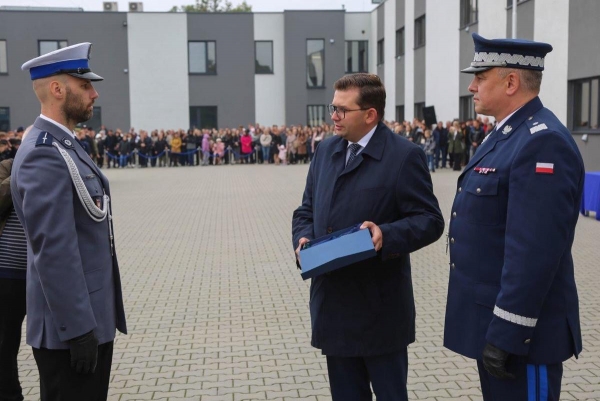Aspirant Przemysław Adamek ocalił życie kobiecie. Został wyróżniony nagrodą Primus Inter Fortes