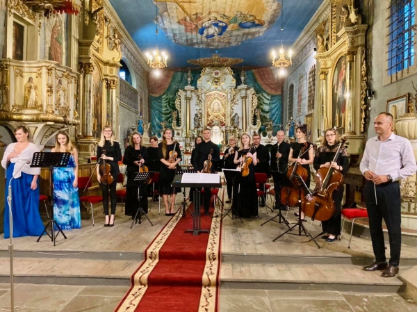 „Sinfonietta” wystąpiła w zabytkowym kościele