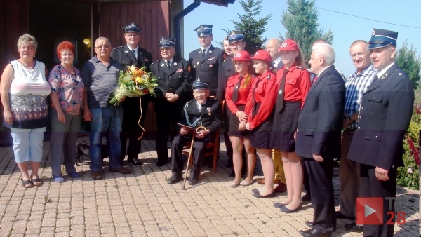 Szczepan Kocęba, to najstarszy strażak w Polsce. W tym roku będzie obchodził 107 urodziny