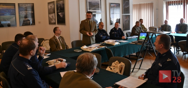 W Porębie Wielkiej o współpracy policji i służbami parków narodowych
