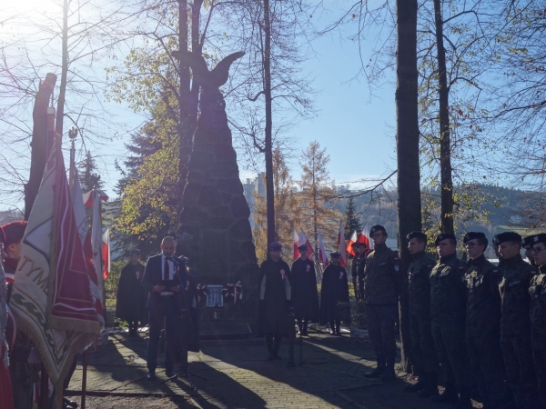 Lekcja patriotyzmu w łososińskim parku