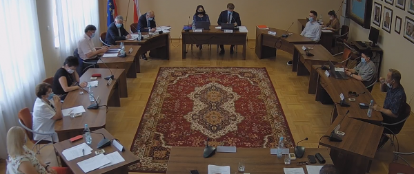 Komisja Rewizyjna na trzech posiedzeniach analizowała sprawozdanie finansowe za 2020 rok. Radni wstrzymywali się od głosu