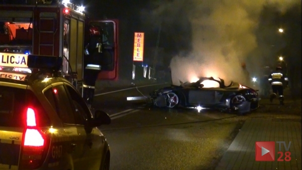 "GK". Wypadek w Mszanie. Prokuratura: To pijany policjant prowadził porsche