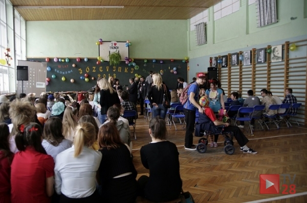 Limanowa. 10 Józefinki w Zespole Szkół Nr 1 im. Józefa Piłsudskiego