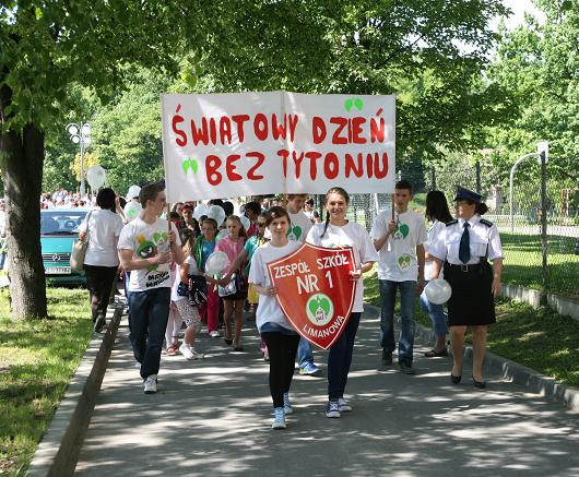 Nawet małe dziecko wie, że palenie jest bardzo złe…(FOTO)