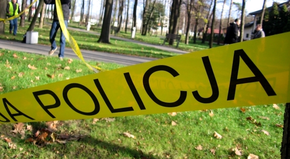 Ciało młodego mężczyzny znalezione w pobliżu cmentarza