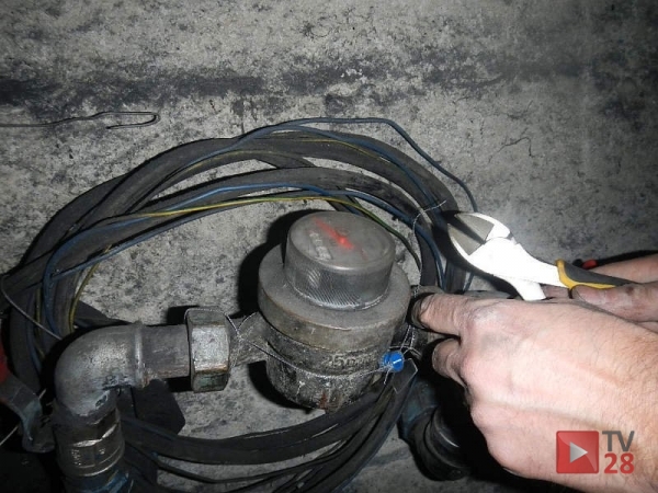 Mszana Dolna. Wymieniają wodomierze i podpisują nowe umowy