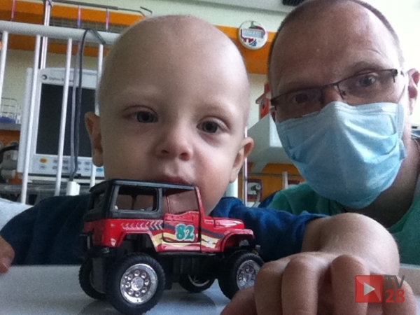 Pomóżcie nam wygrać z ciężką chorobą naszego synka – proszą o pomoc rodzice Marcinka