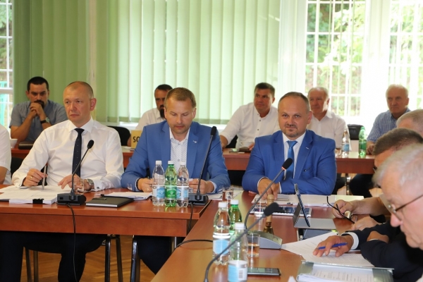 Radni udzielili wotum zaufania i absolutorium wójtowi Janowi Skrzekutowi