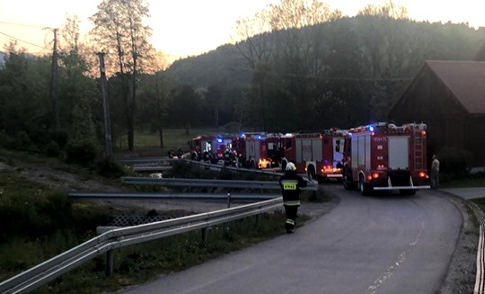 Strażacy wezwani do pożaru drewnianego domu