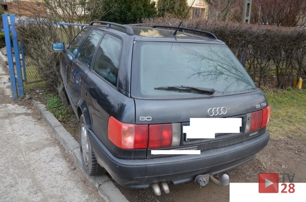 Skradzionym w powiecie myślenickim zaparkował na ogrodzeniu w Kasince Małej